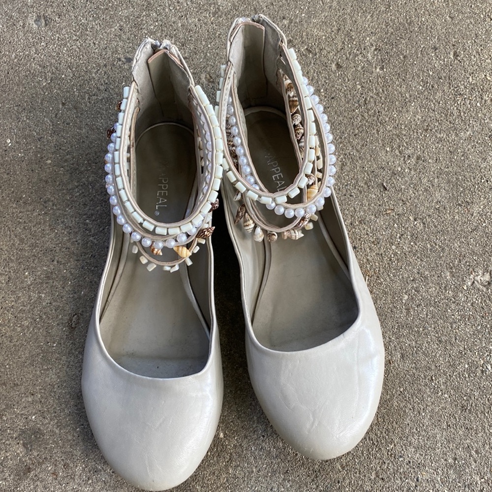 Shoes size 8 X-APPEAL